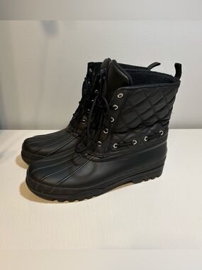 Sperry Quilted Black Lace-Up Duck Boots